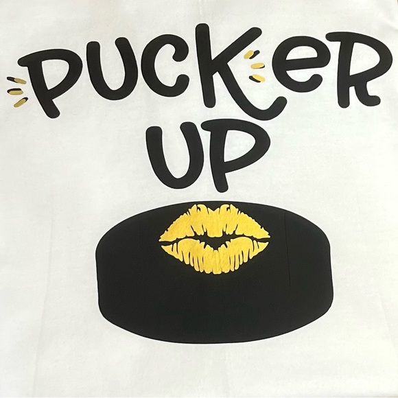 Small Vneck tshirt “hockey” - Picture 3 of 3